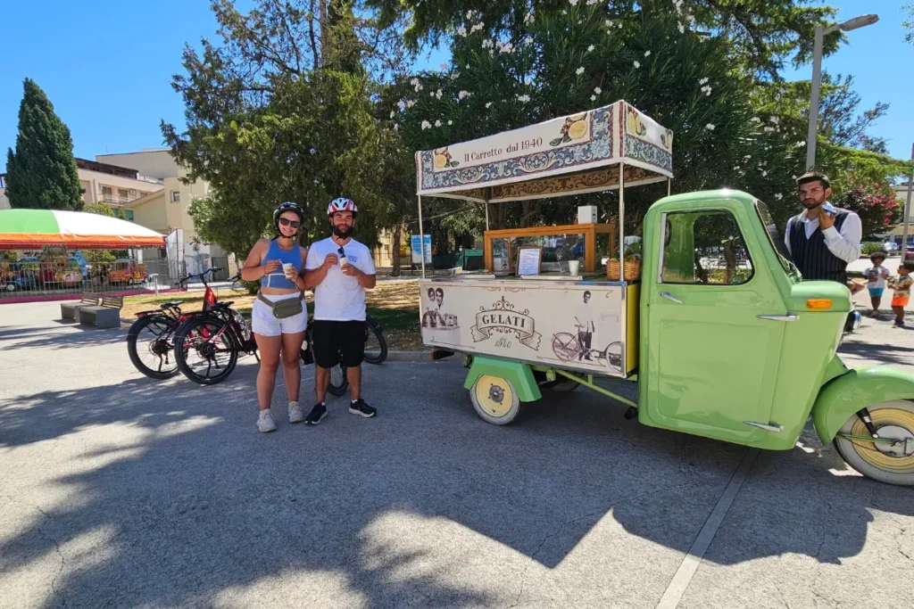 Aperitivo in nature during an Alta Murgia e-bike experience.